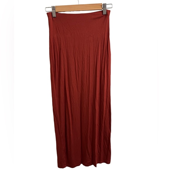 Forever 21 MIDI slit skirt - Picture 3 of 7